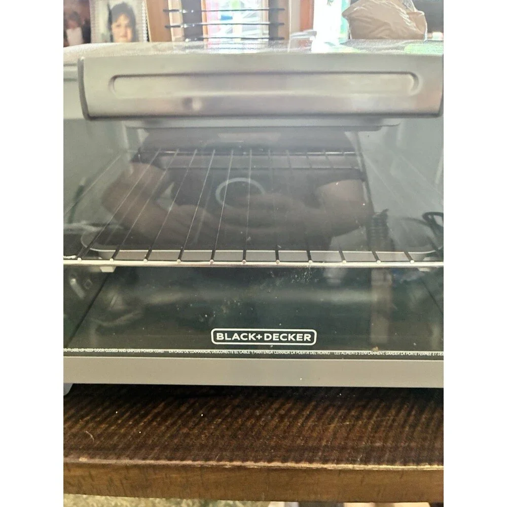 BLACK+DECKER TO1700SG 4 Slice Toaster Oven Bake Broil Toast Tested Works